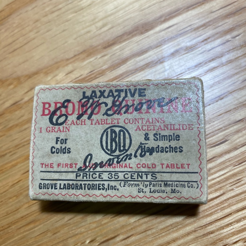 Last Chance…..Vintage Bromo Quinine Pill Box
